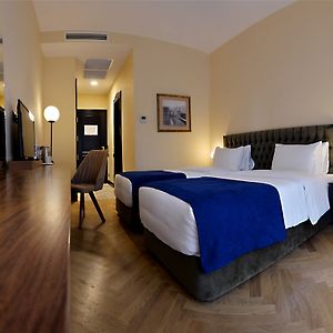 Atoneli Twin Room